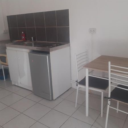 Petit Studio Kourou Luaran gambar