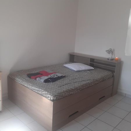 Petit Studio Kourou Luaran gambar